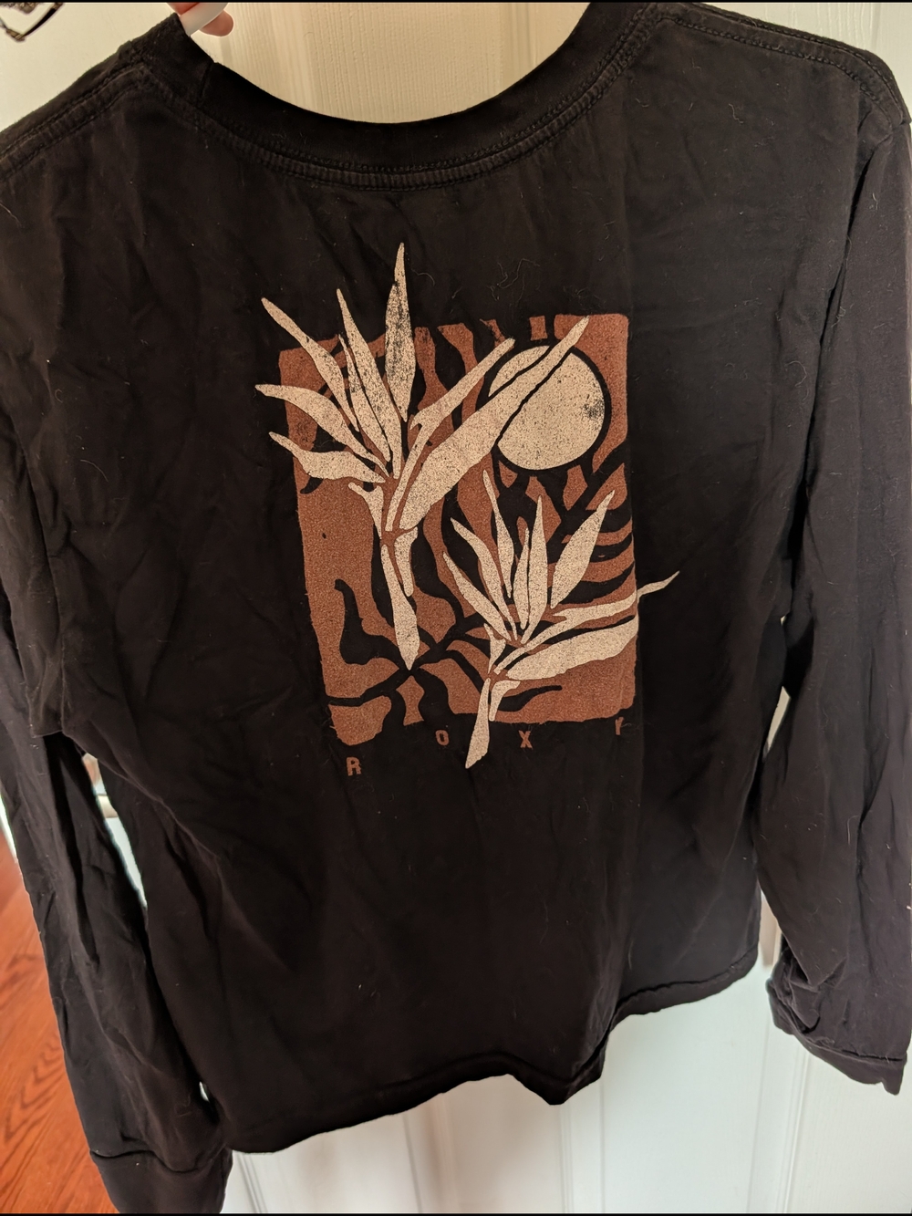Roxy Black Long Sleeve Tee with Subtle Botanical Graphic - Picture 4 of 4